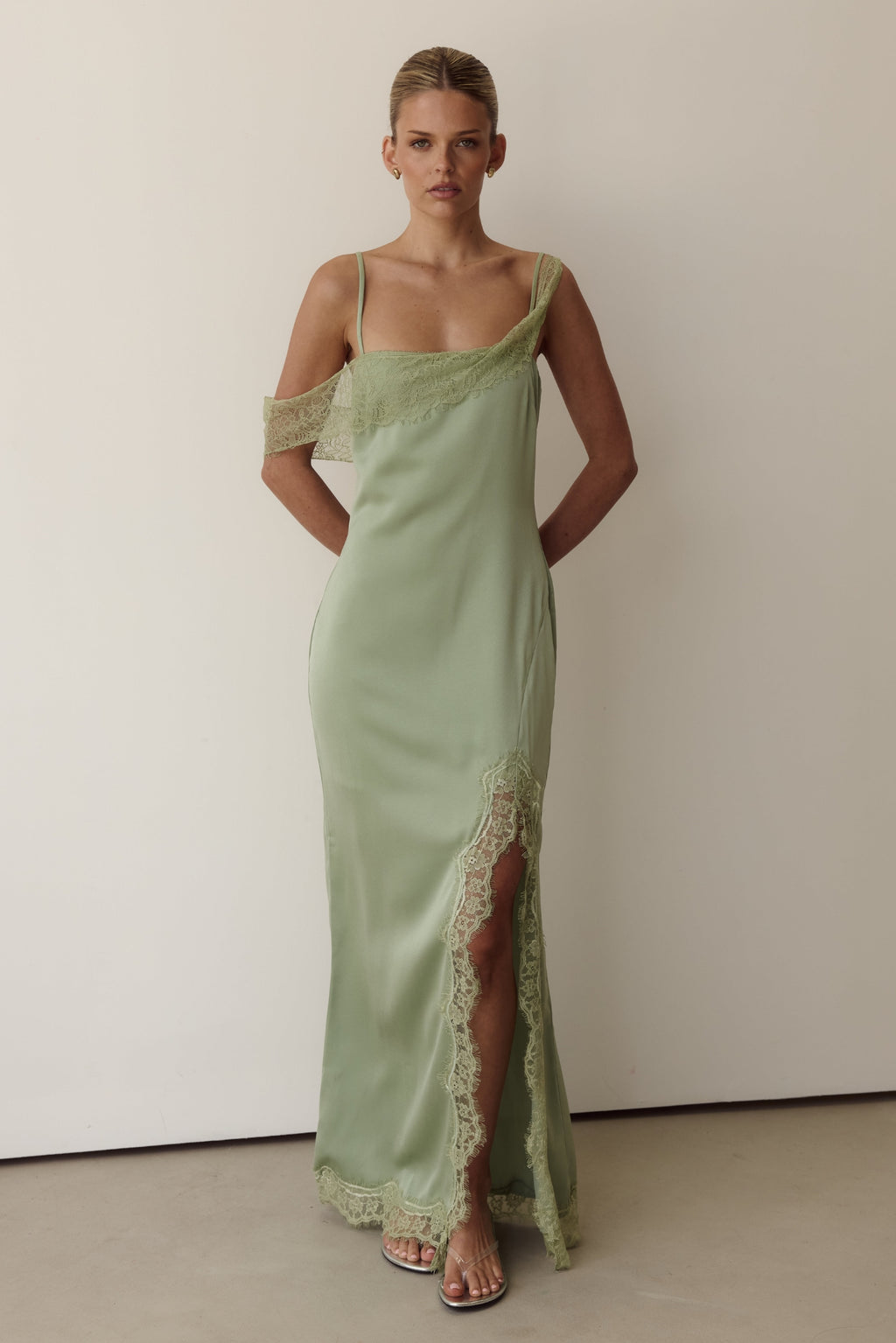 Indi Lace Trim Maxi Dress (Pistachio)