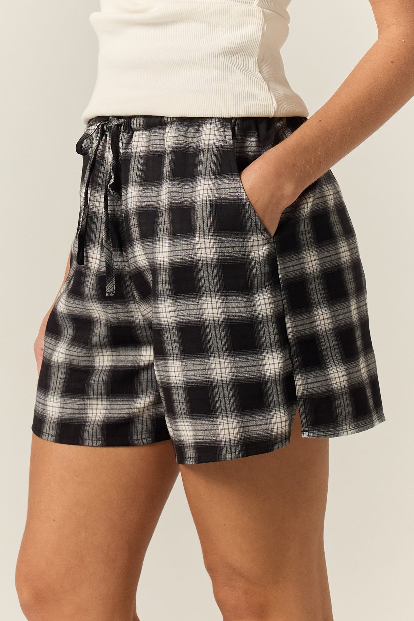 Lainey Short (Black Plaid)