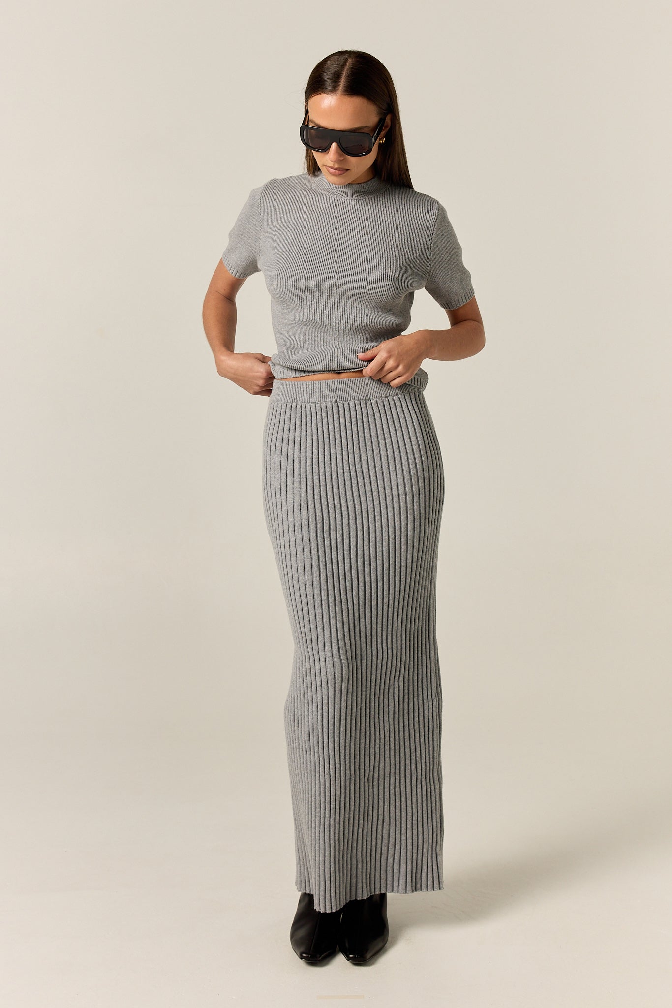 Jordy Ribbed Knit Midi Skirt (Grey)