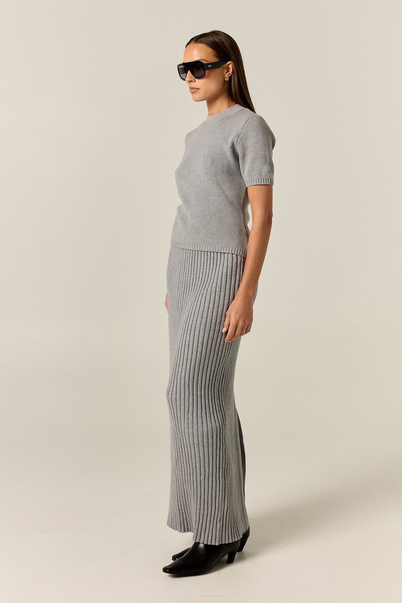 Jordy Ribbed Knit Midi Skirt (Grey)