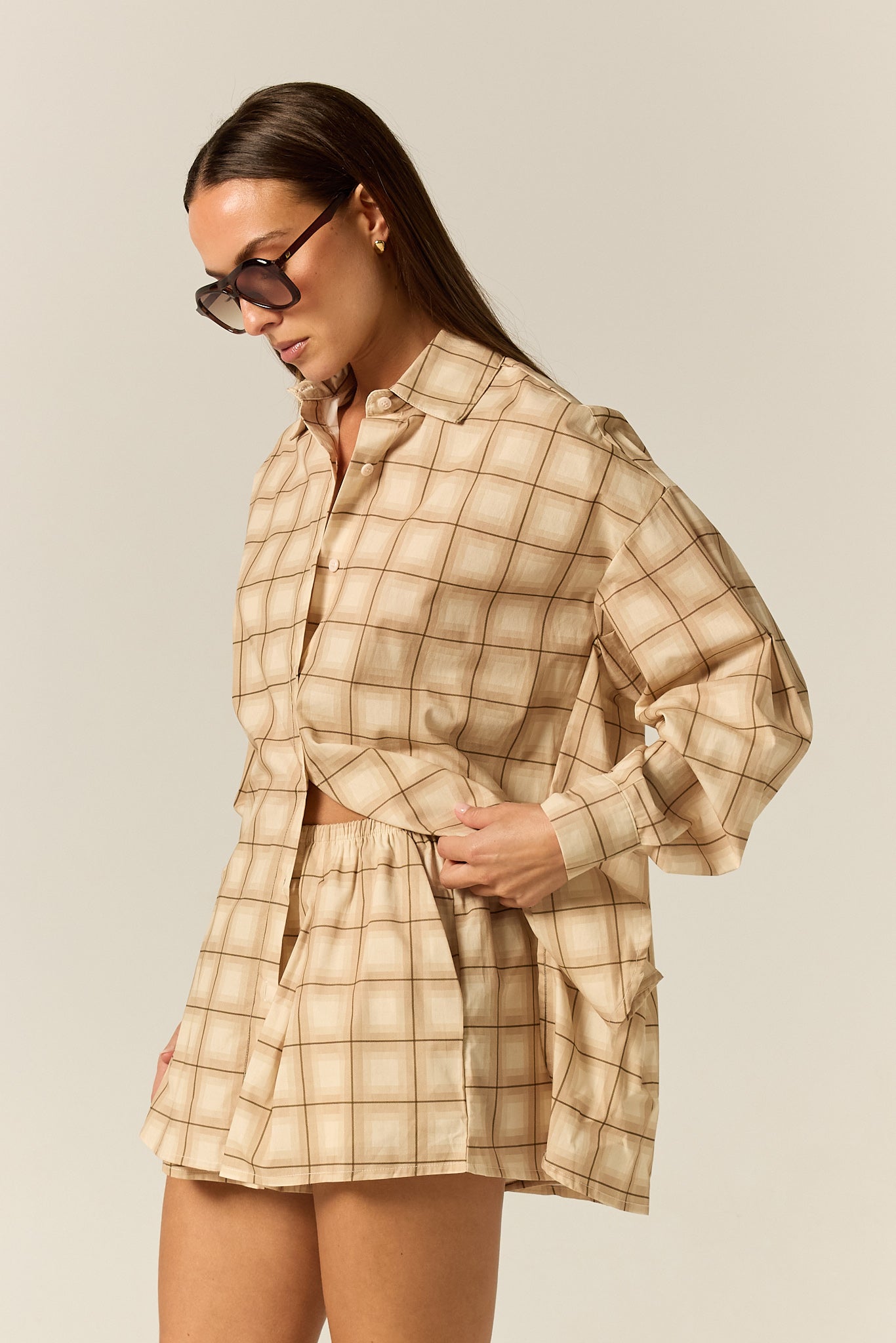 Blake Short (Beige)