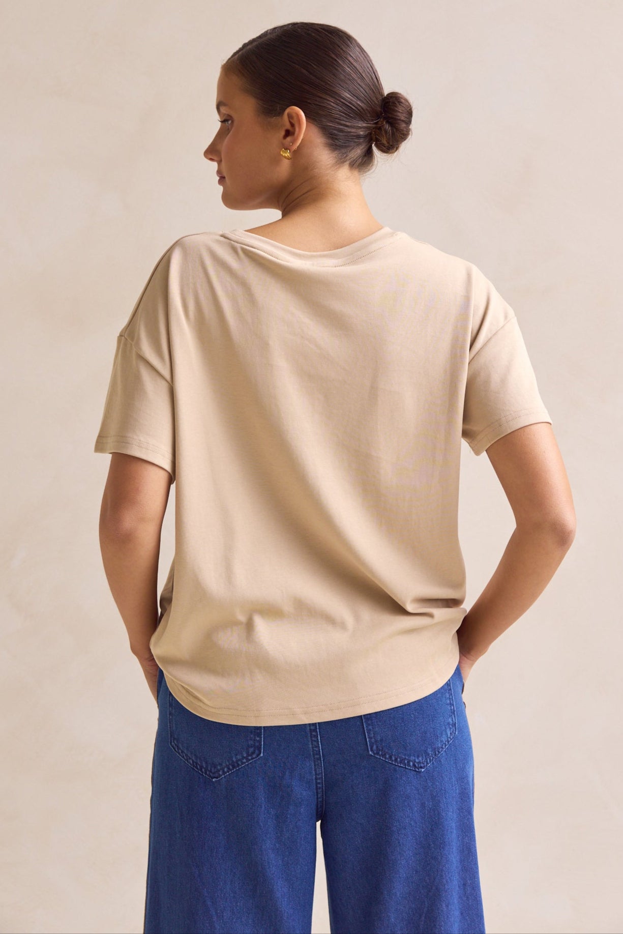 Nina Tee (Sand)