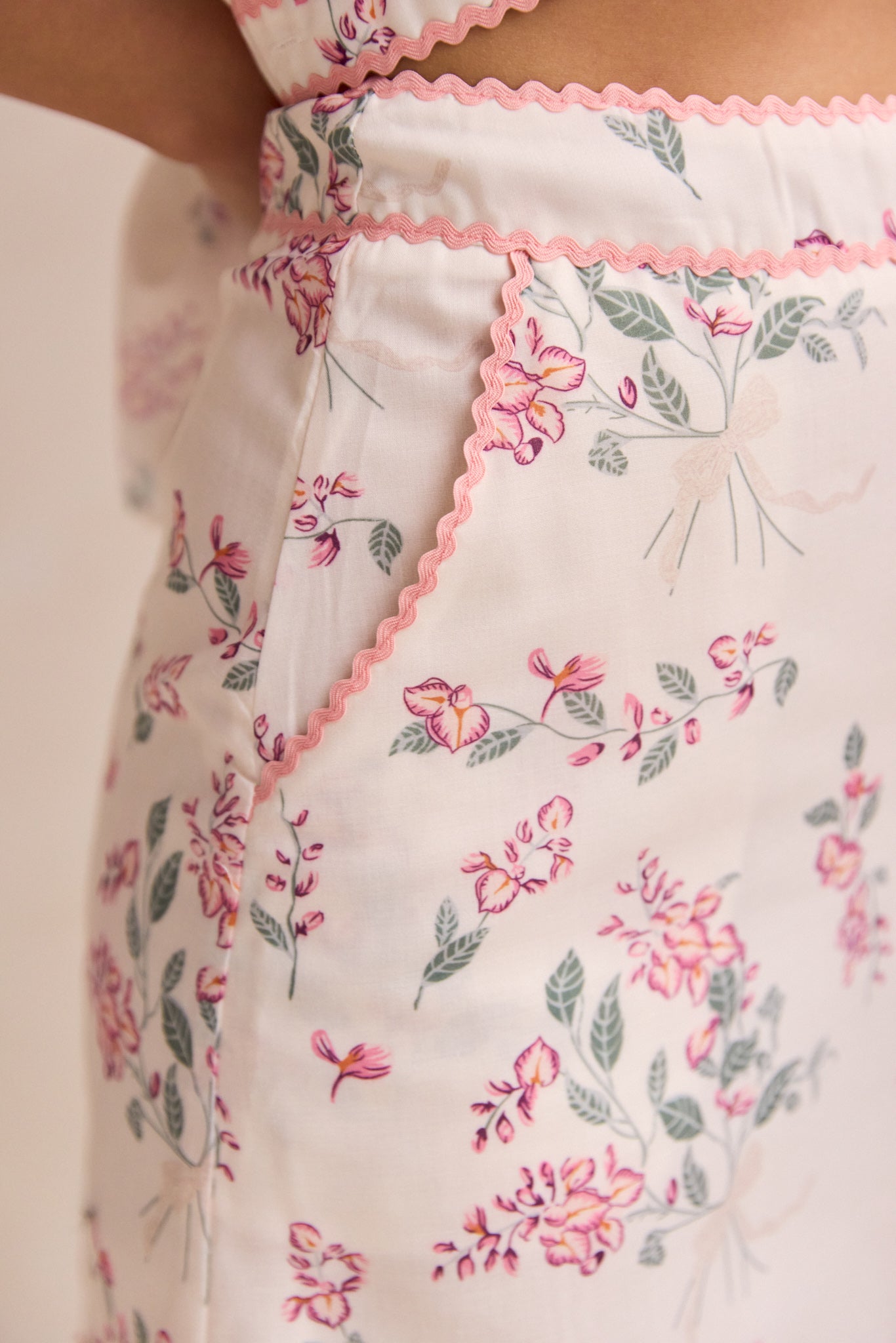 Fallon Mini Skirt (Cream)