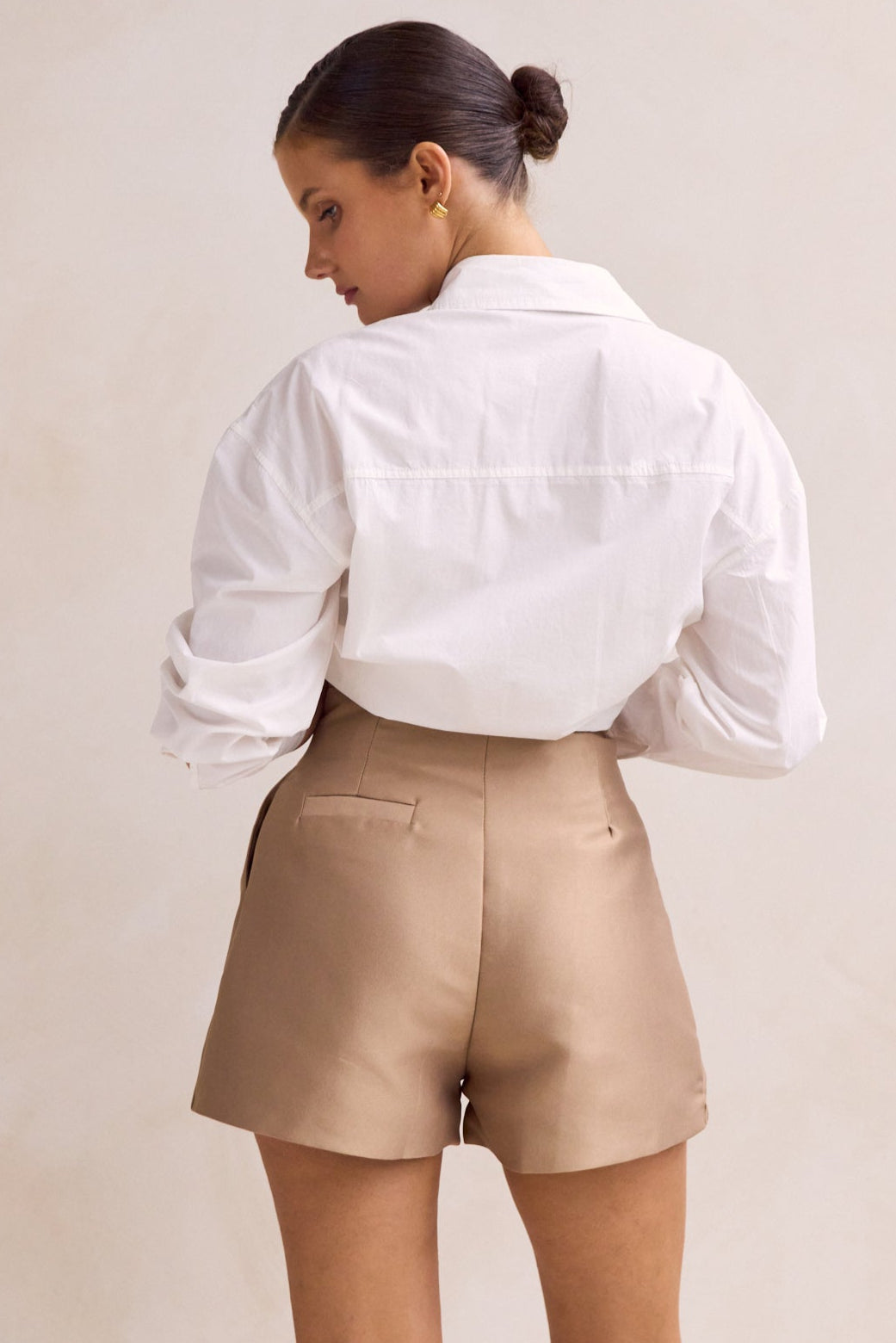 Lysandra Short (Beige)