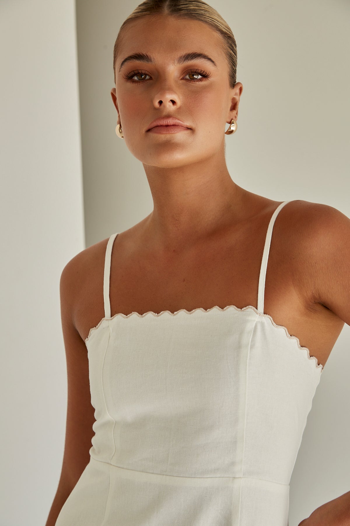 Delaney Linen Mini Dress (White)