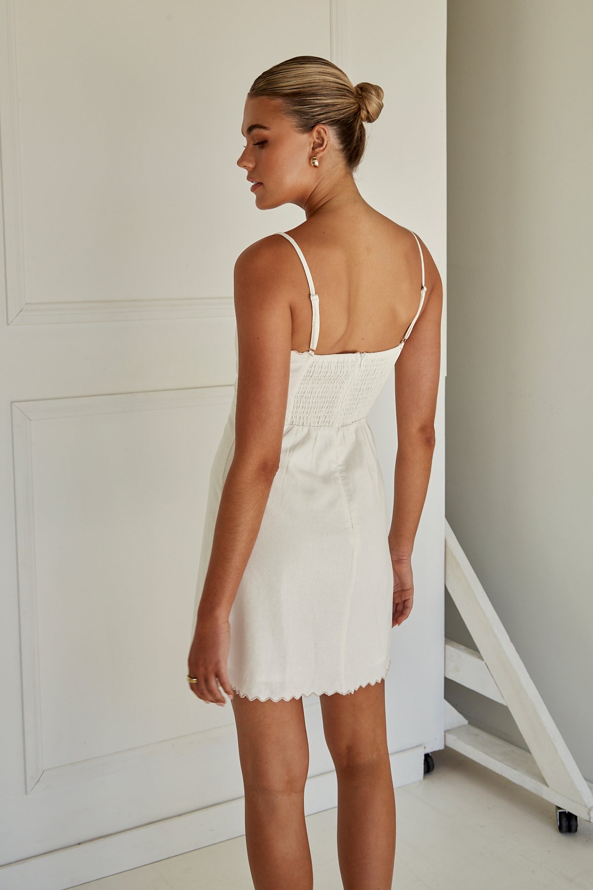 Delaney Linen Mini Dress (White)