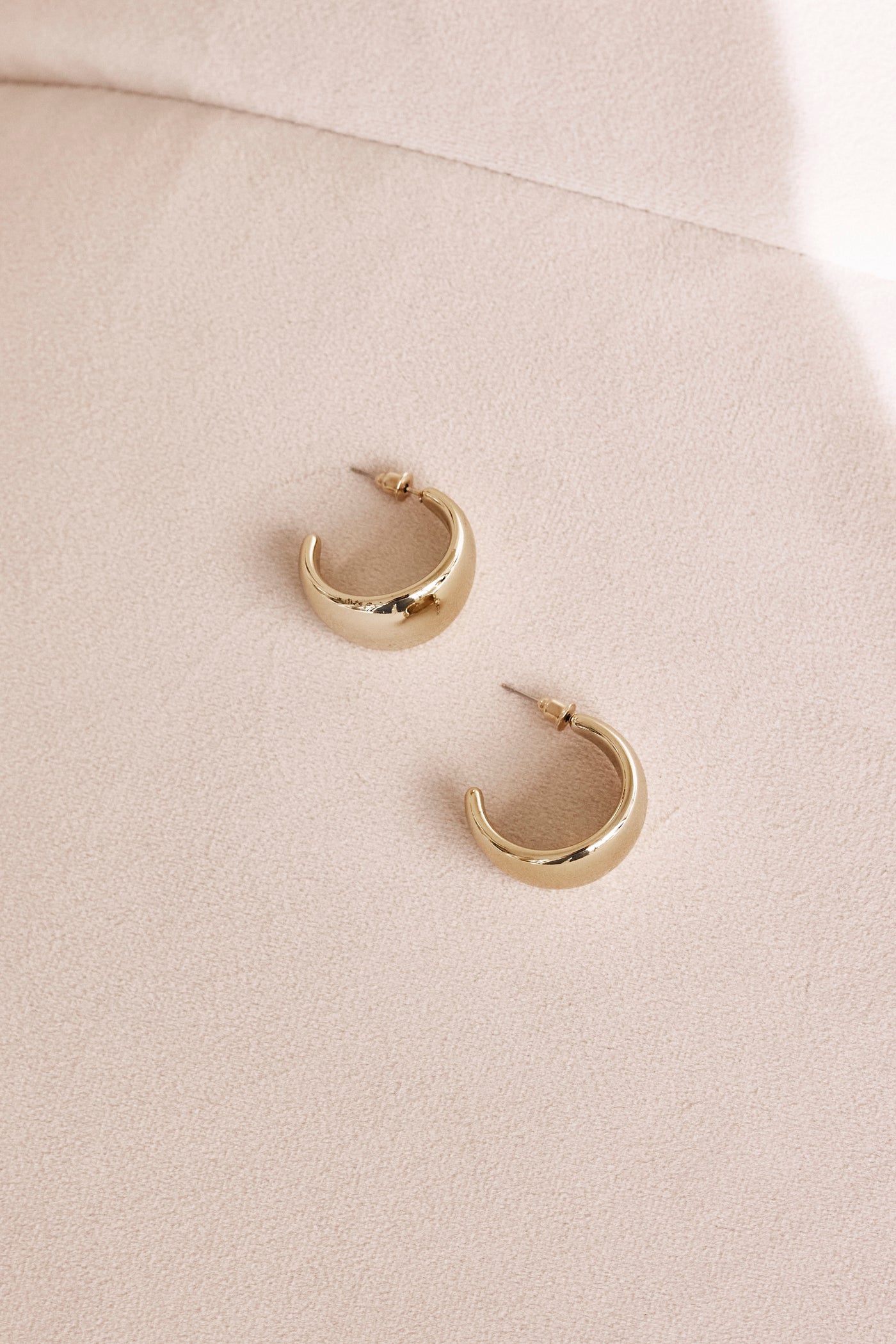 Nylah Earrings (Gold)