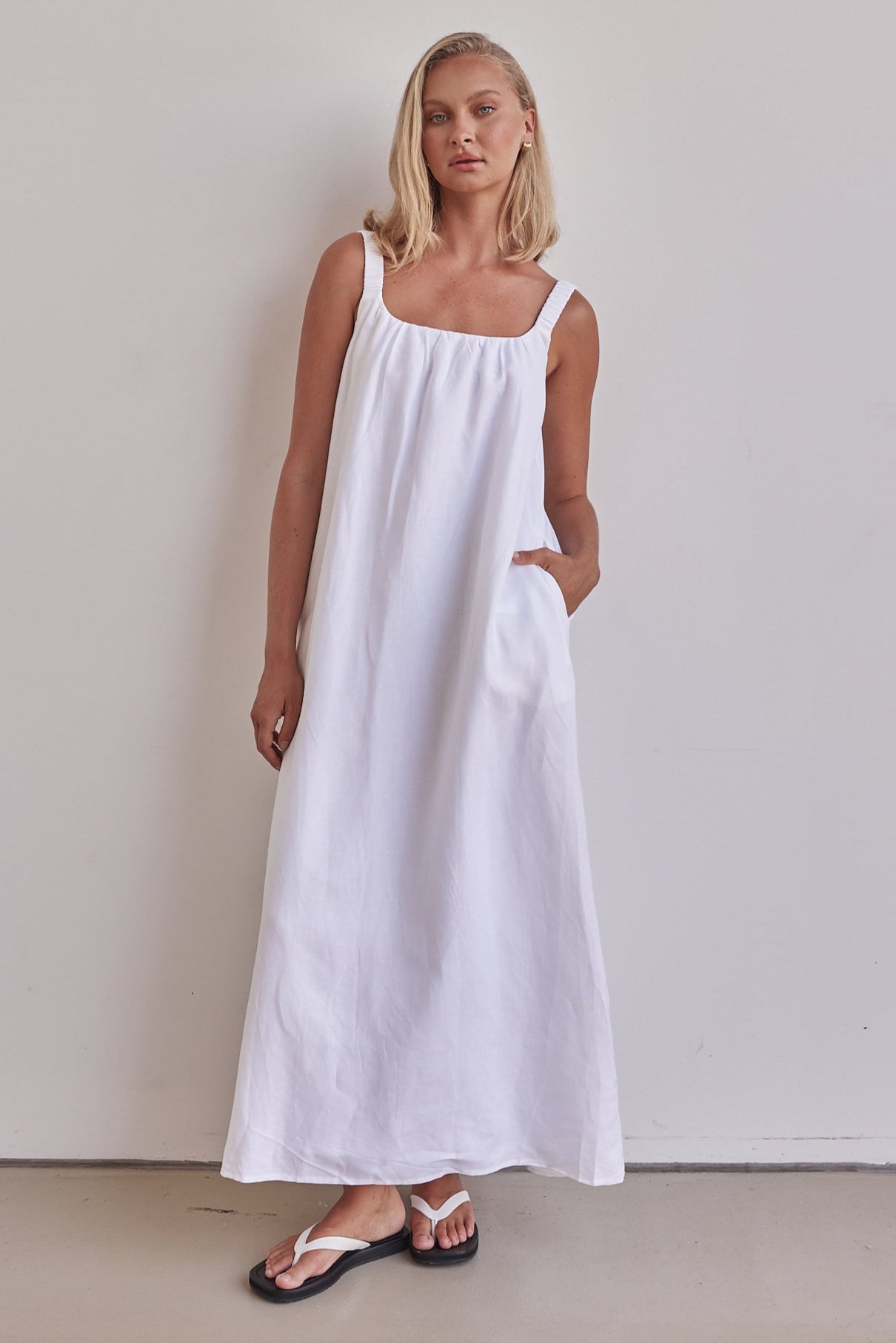 Vicki Maxi Dress (White)