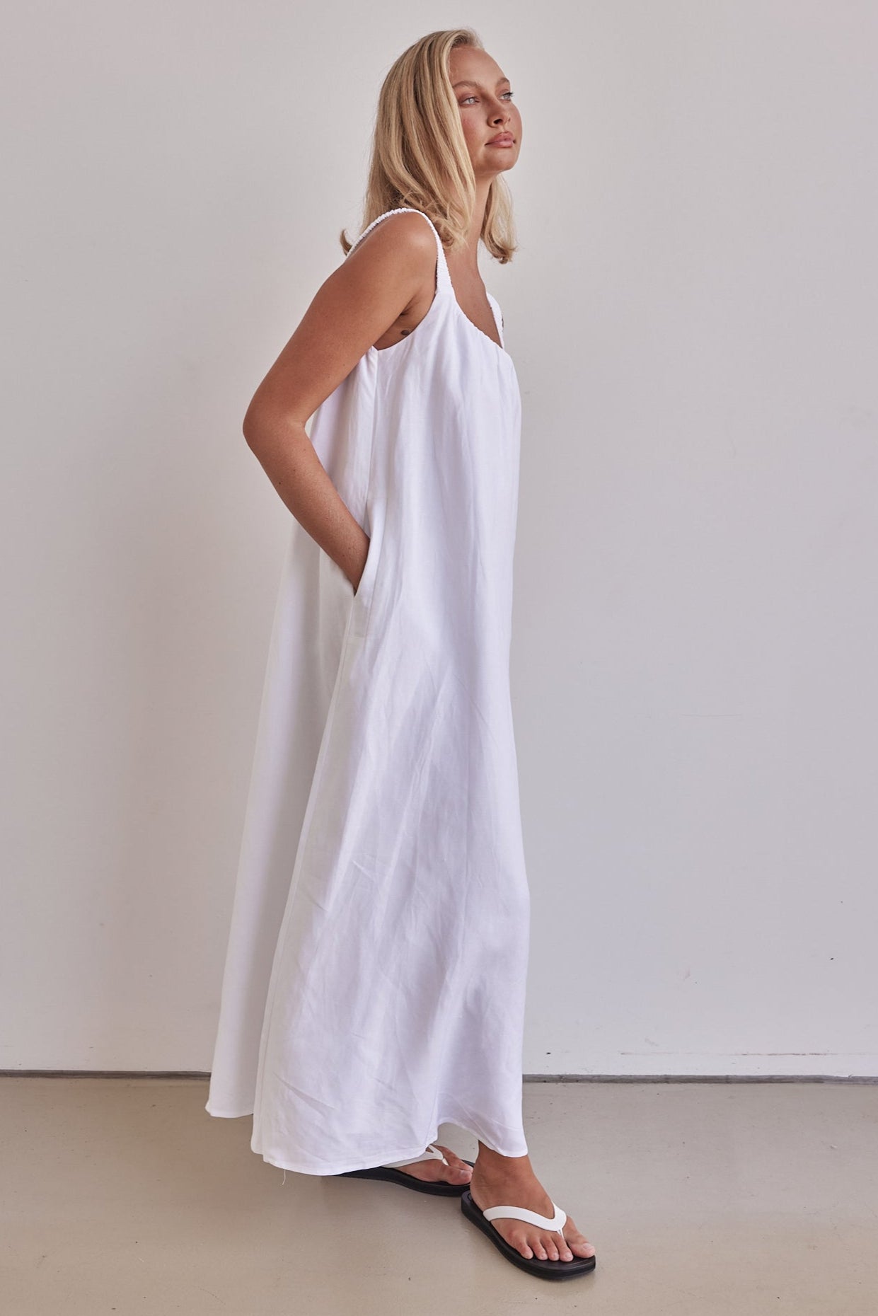 Vicki Maxi Dress (White)