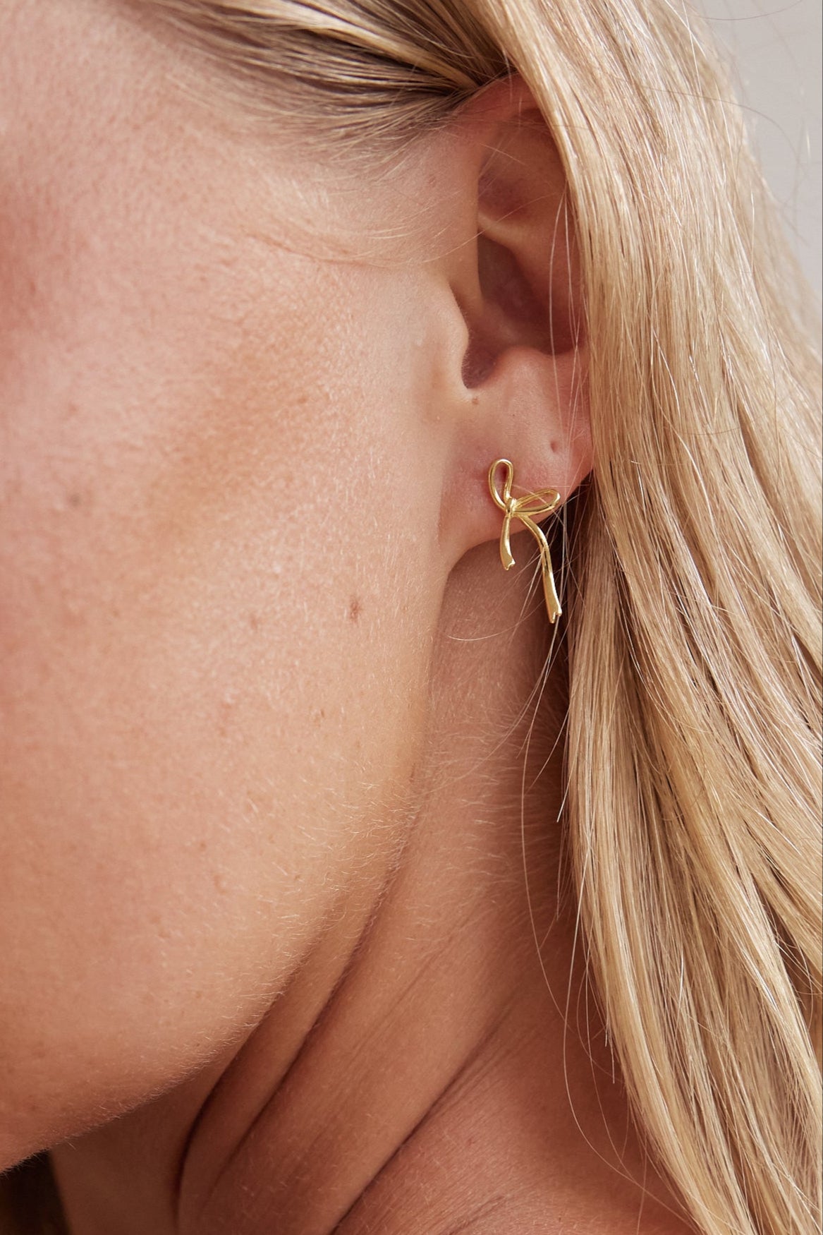 Viana Bow Earrings (Gold)