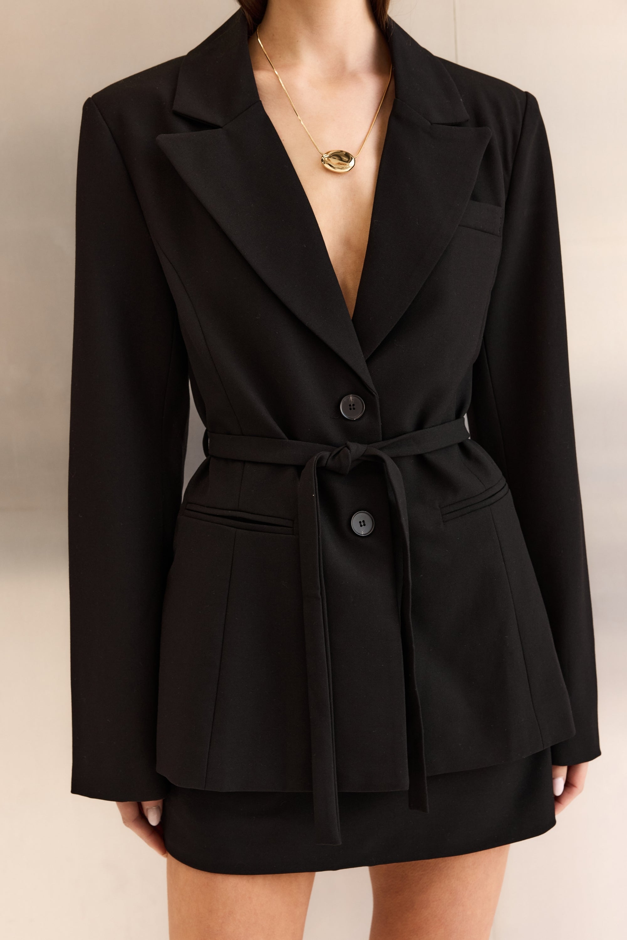 Noir Tailored Cinched Blazer (Black)