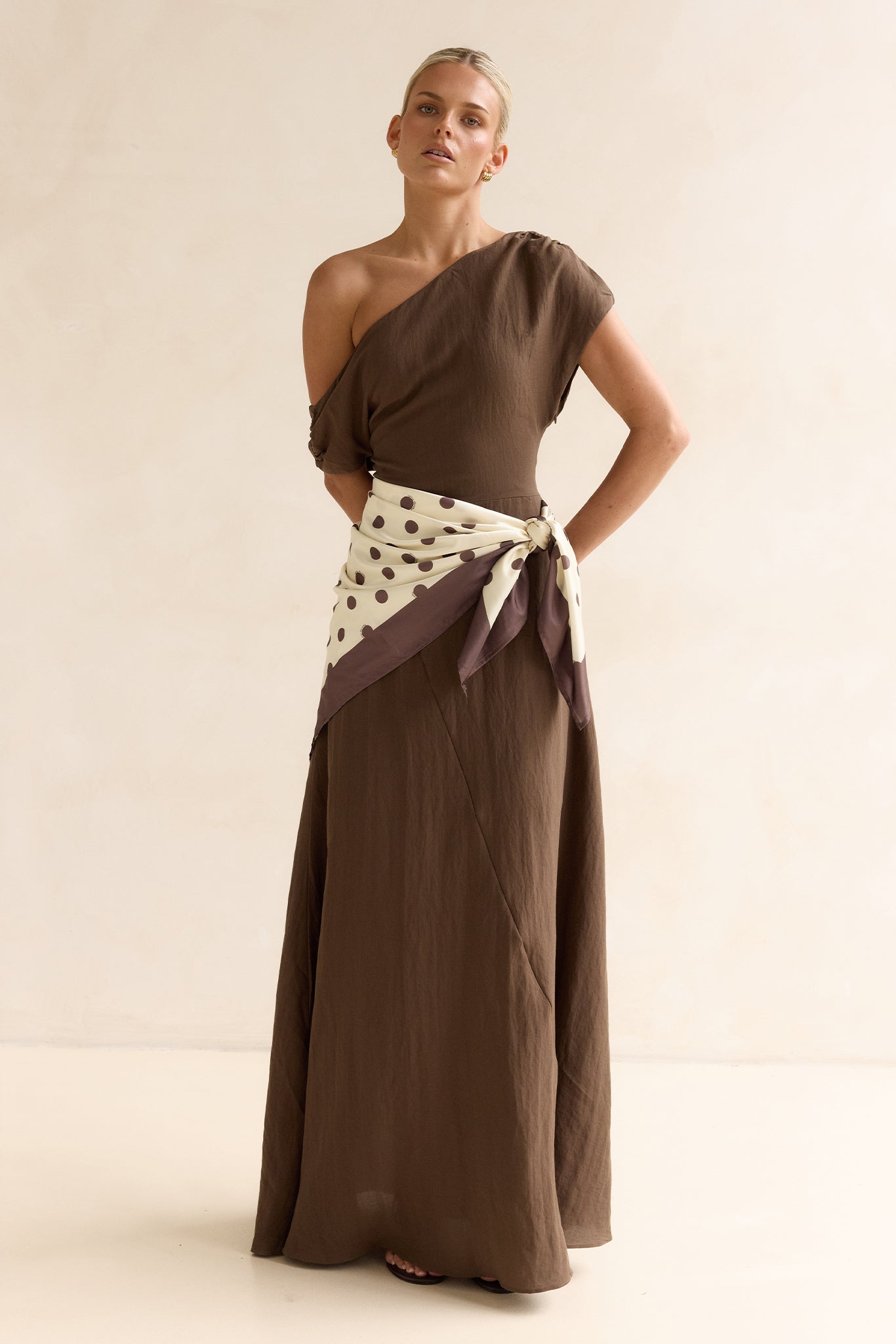 Claire Maxi Dress (Chocolate)