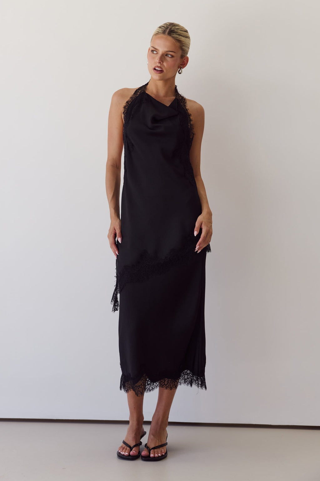 Willow Lace Midi Skirt (Black)