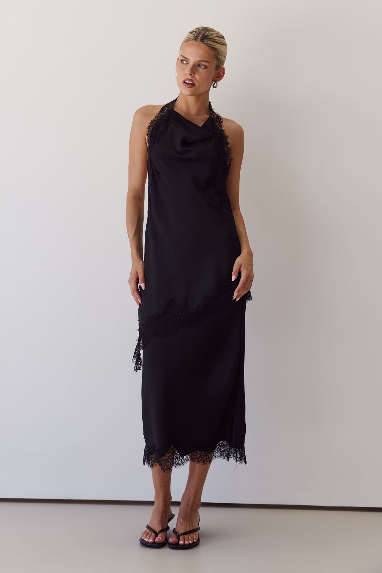 Willow Lace Midi Skirt (Black)