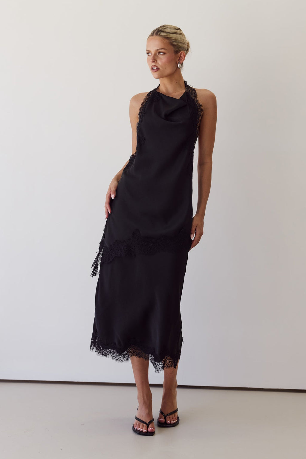 Willow Lace Midi Skirt (Black)