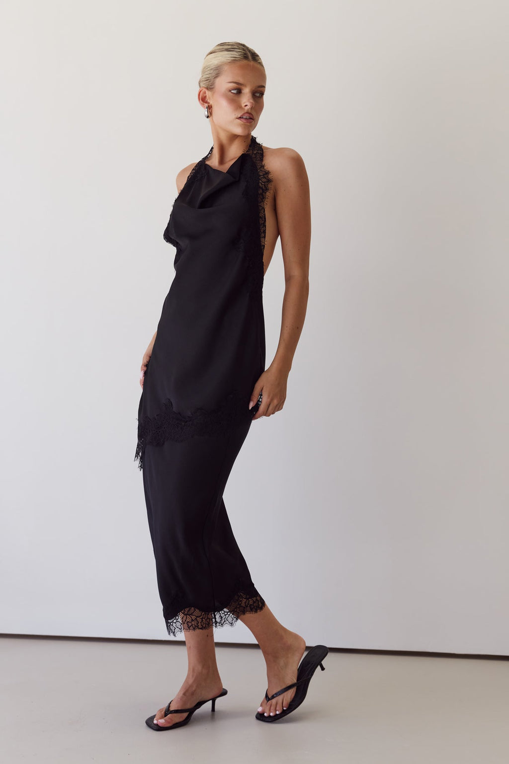 Willow Lace Midi Skirt (Black)