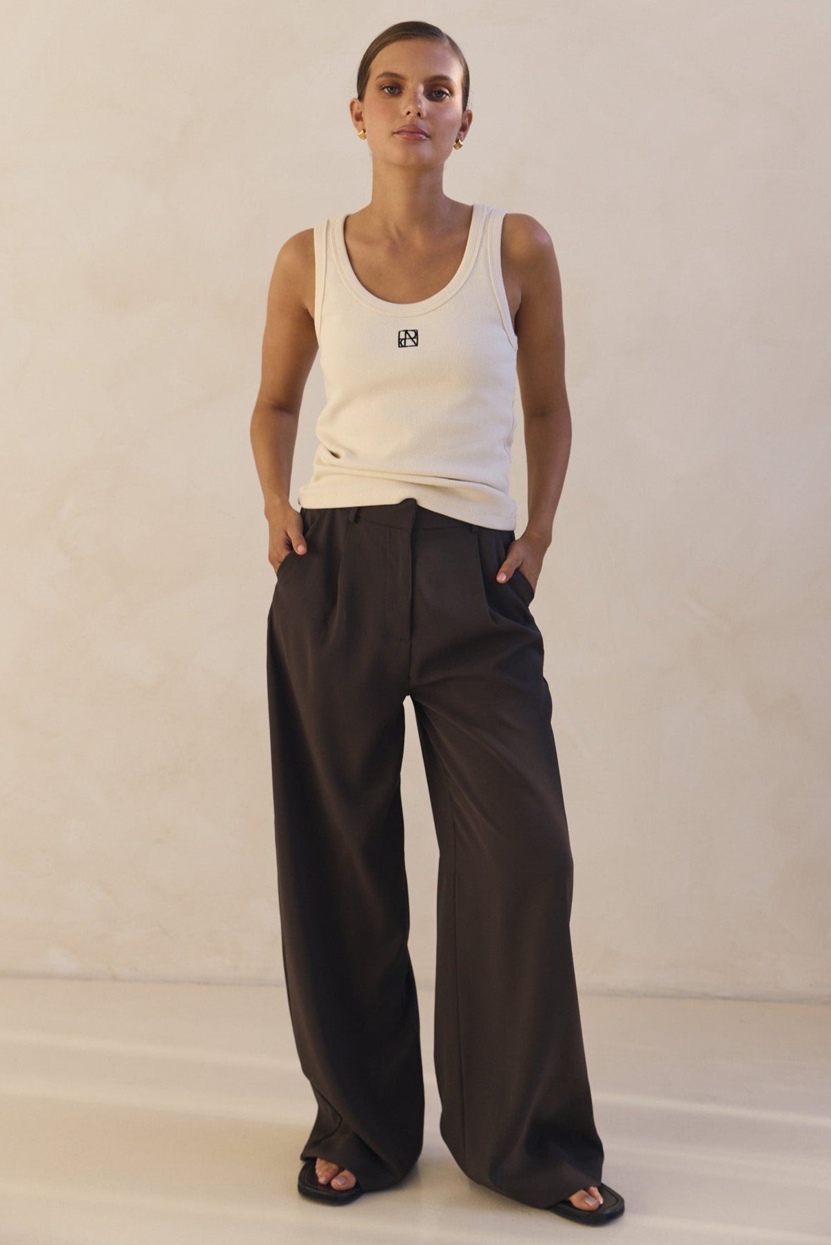 Bermuda Tailored Pant (Chocolate)