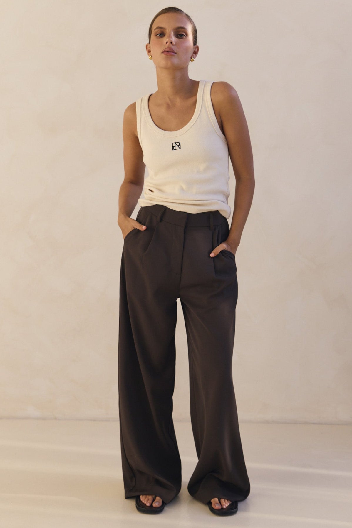 Bermuda Tailored Pant (Chocolate)