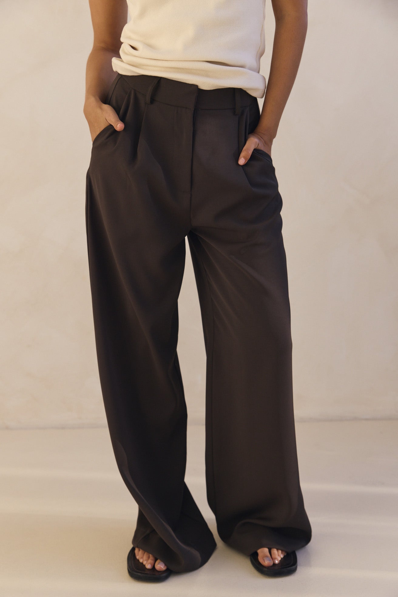 Bermuda Tailored Pant (Chocolate)