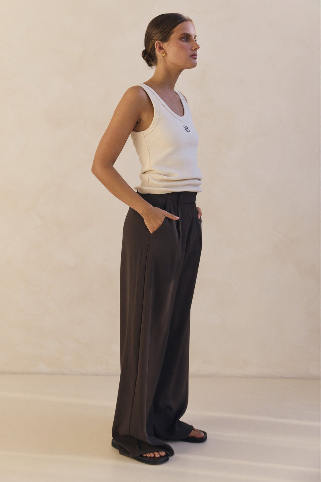 Bermuda Tailored Pant (Chocolate)