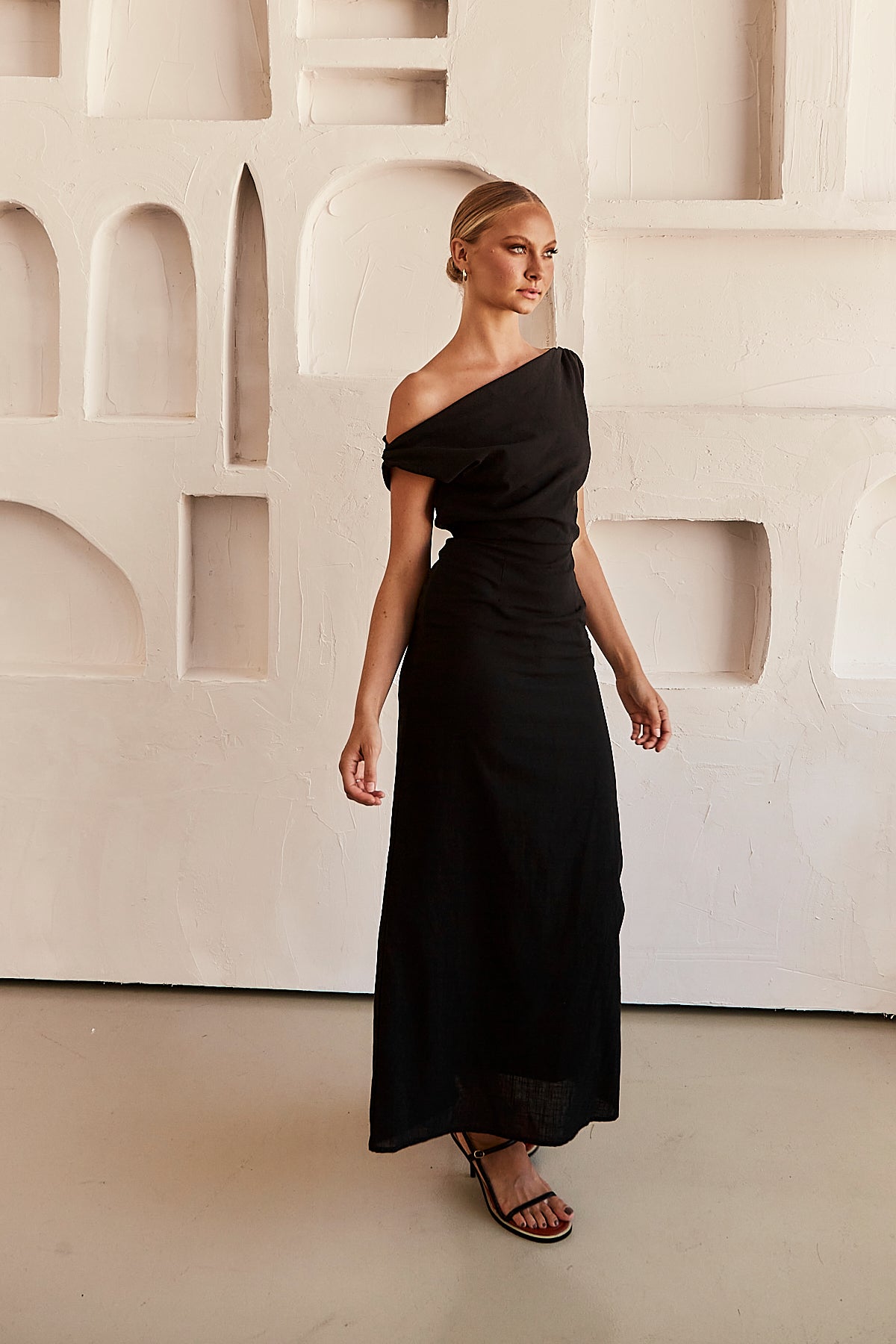 Bondi Linen Midi Dress (Black)