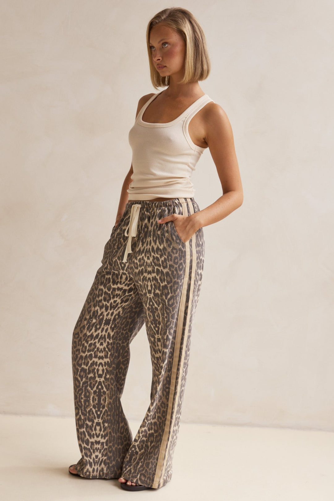 Discover Stylish Women's Pants Online – Runway Scout