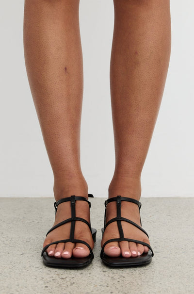 Acacia Sandals (Black)