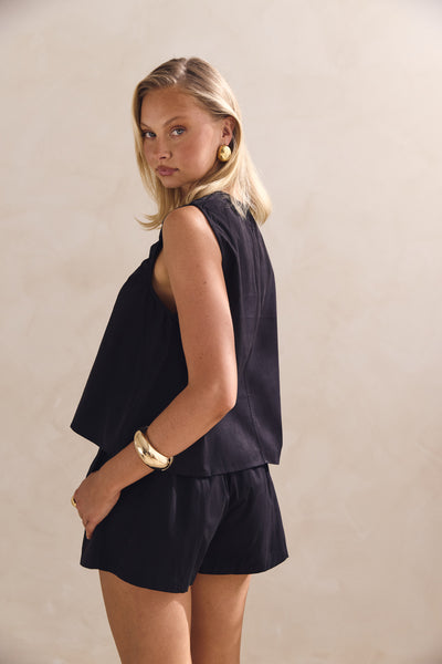 Ella Short (Black)