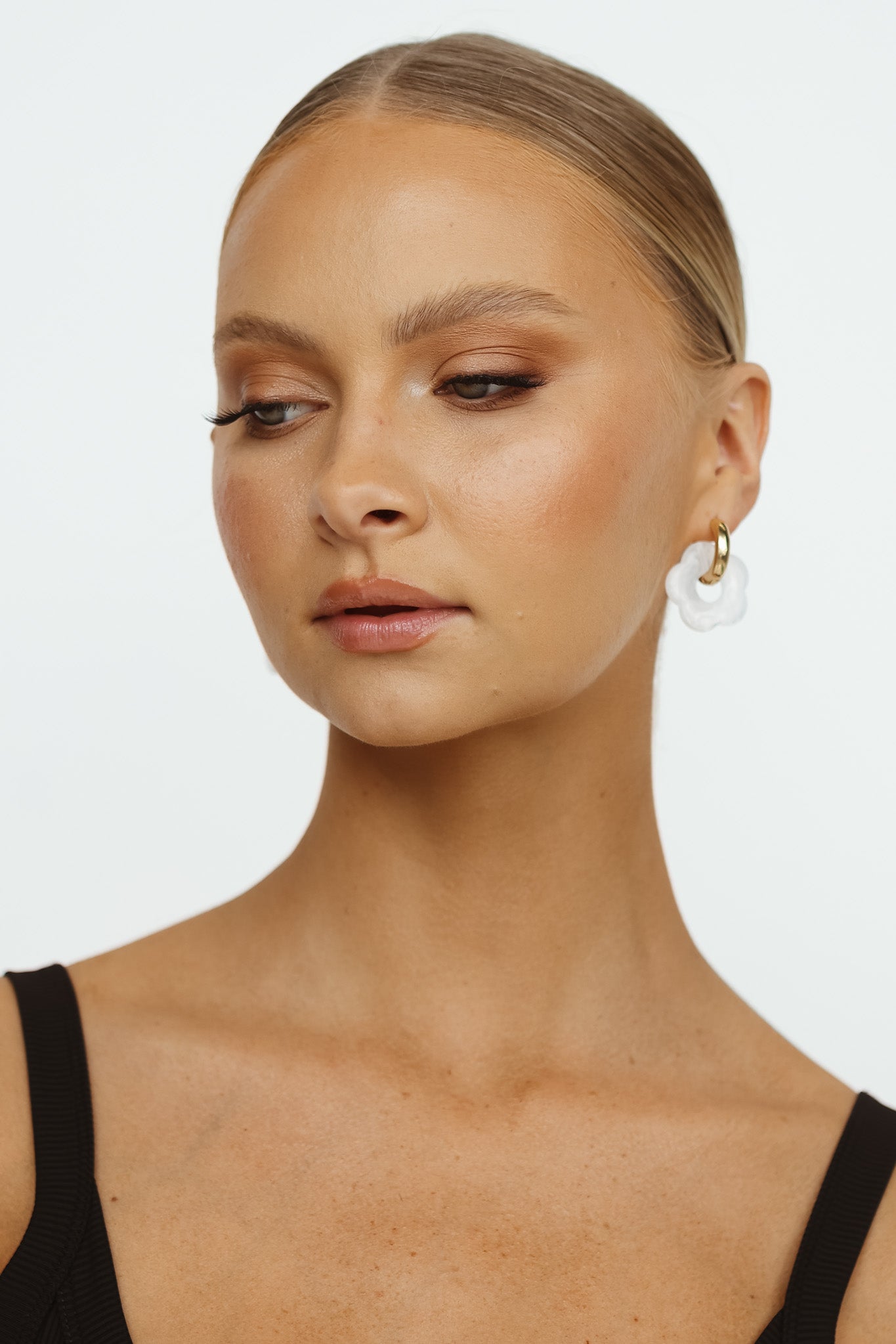 Kristi Earrings (White)