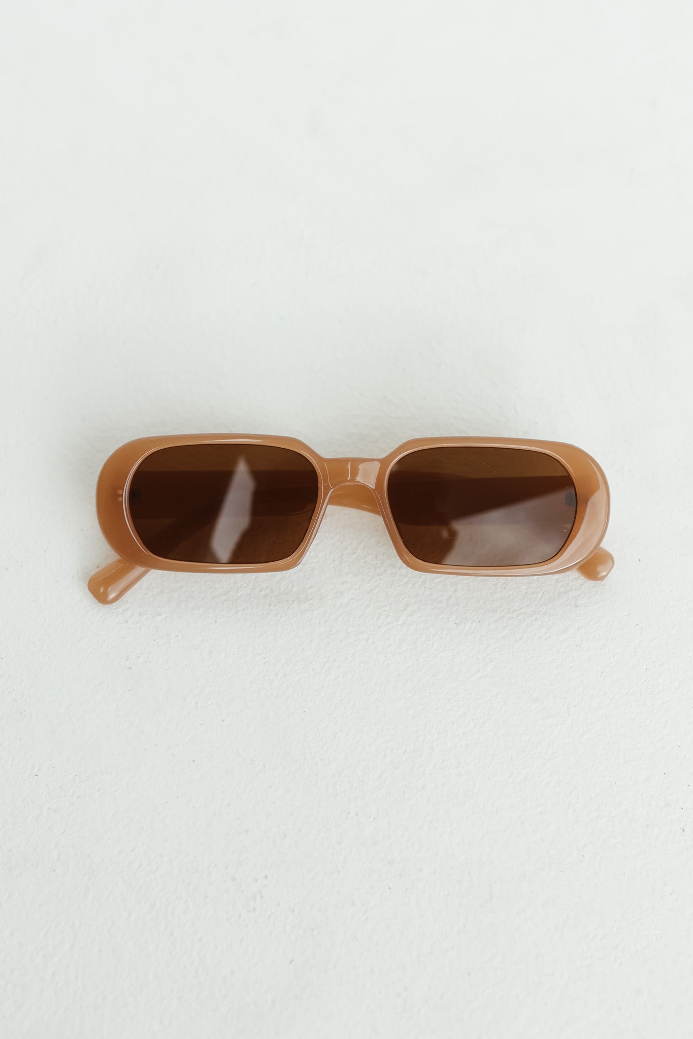 Lola Sunglasses (Beige)